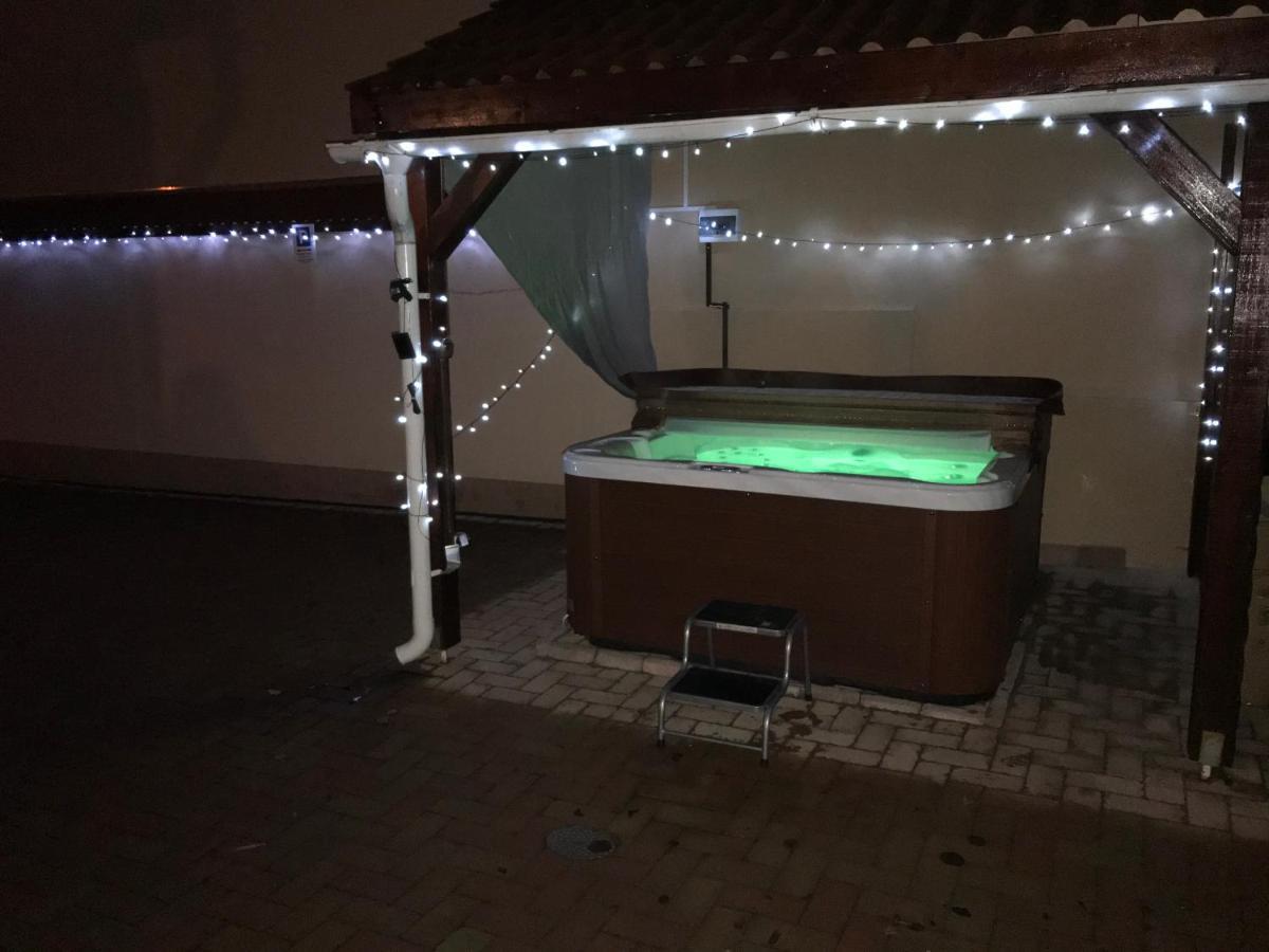 A Bastya Arnyeka Appartement Eger Buitenkant foto